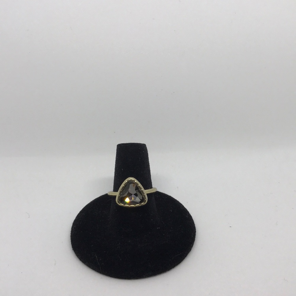 Light gray crystal ring